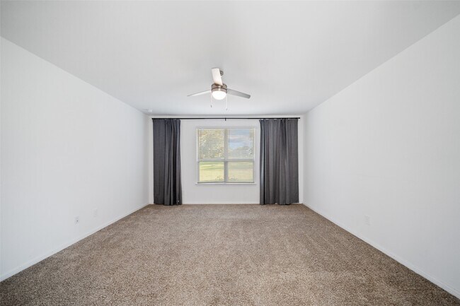 Building Photo - 105 Whelan Ln