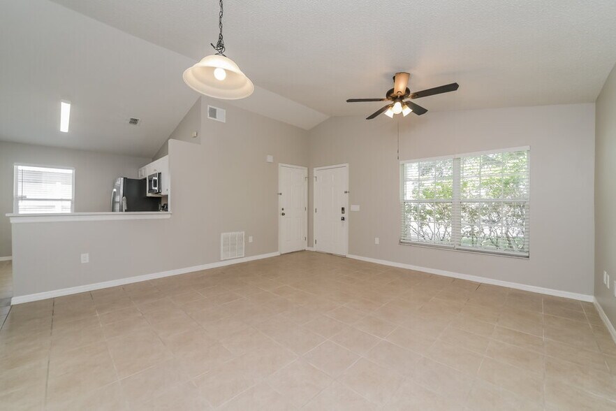 Building Photo - 326 Daniels Pointe Dr
