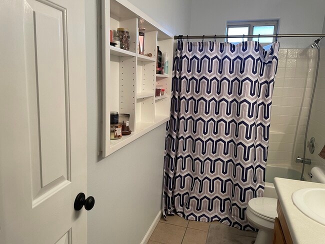 Building Photo - 258 S 200 W