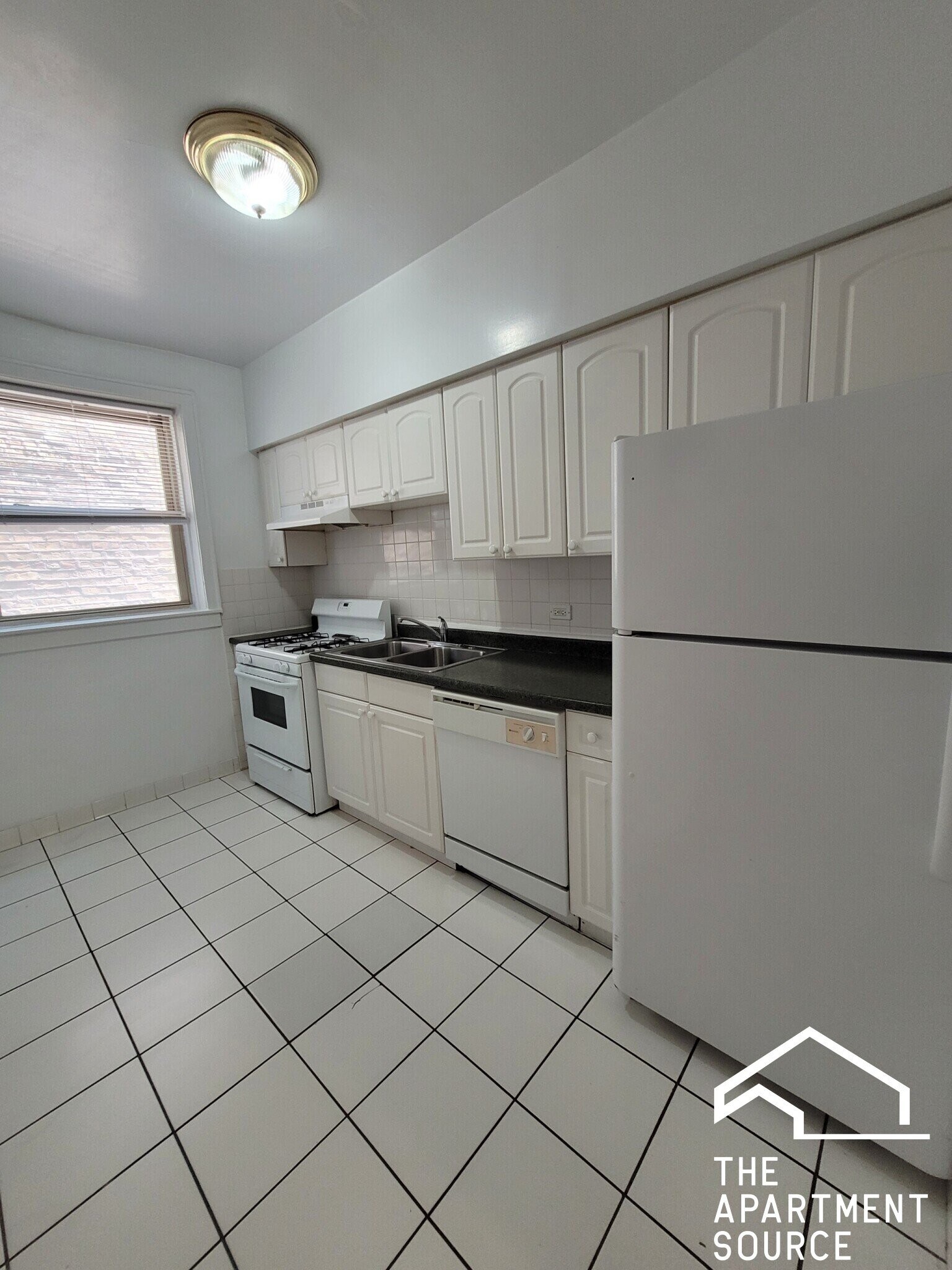 Building Photo - 910 Reba Pl