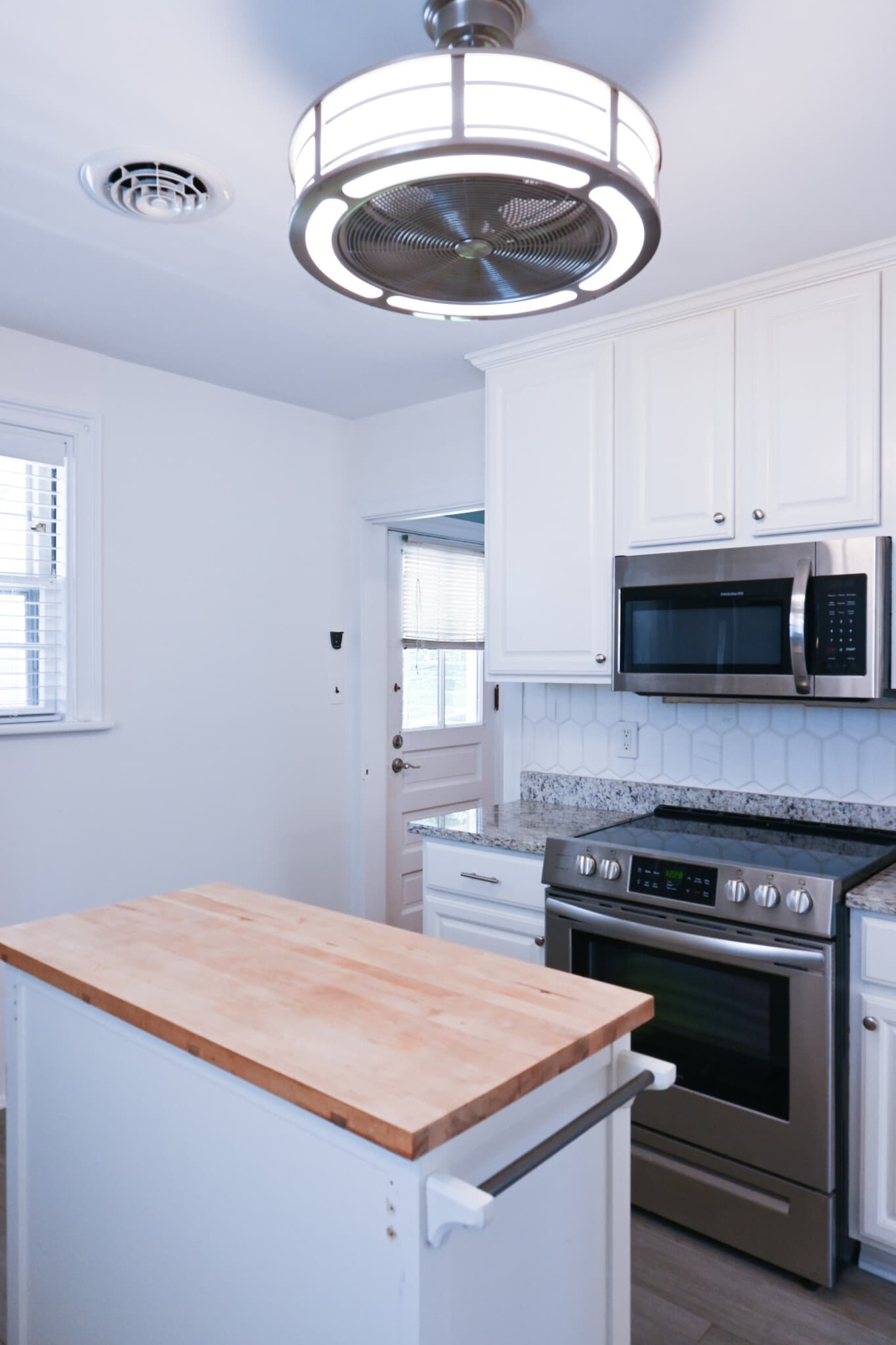 Building Photo - 6013 Patterson Ave