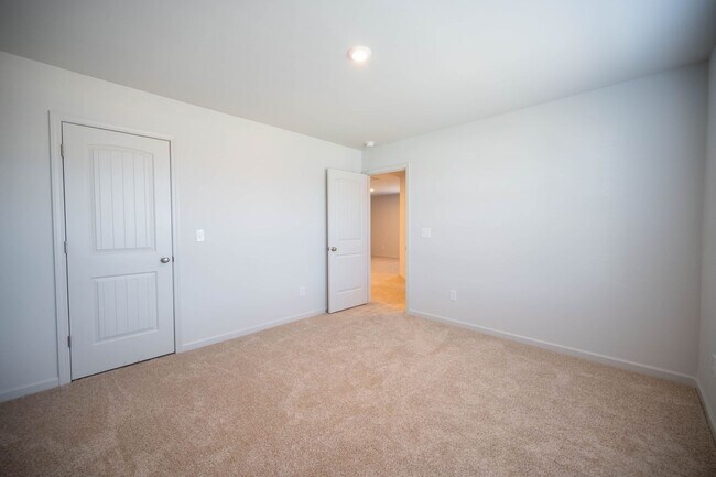 Building Photo - 321 Suhani Ln