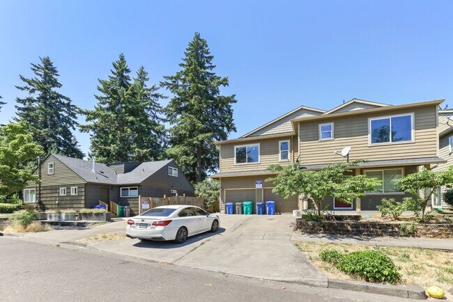 Building Photo - 3745-3749 SE 127th Place