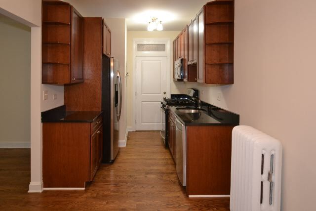 Building Photo - 747 W Addison St