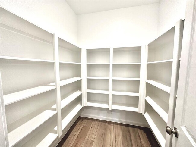 Building Photo - 18330 Tiger Flowers Dr