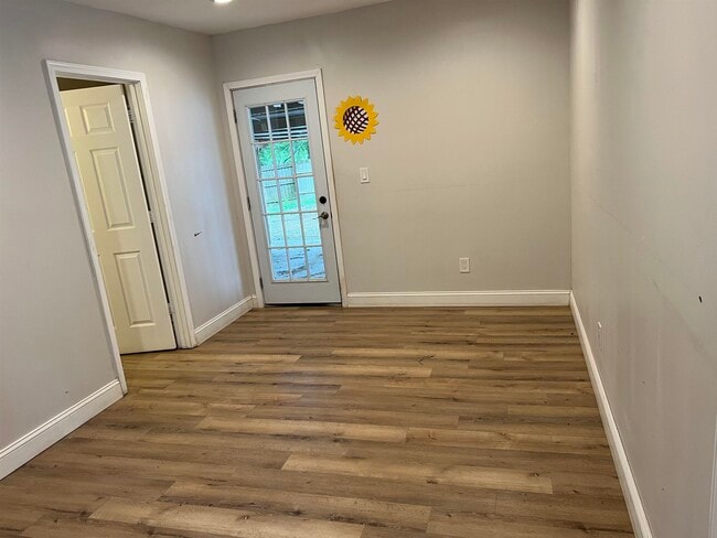 Building Photo - 1716 GA-85