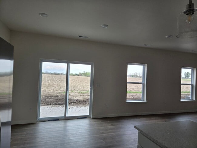 Building Photo - RaeMat LLC