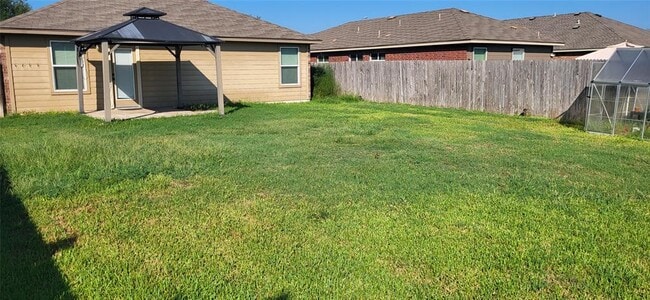 Building Photo - 206 Windridge Dr N