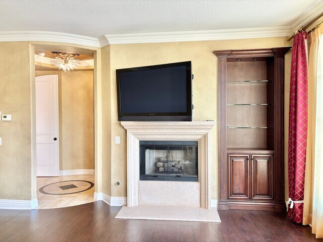 Building Photo - Boat Dock Home | Gated Community | Oxnard ...