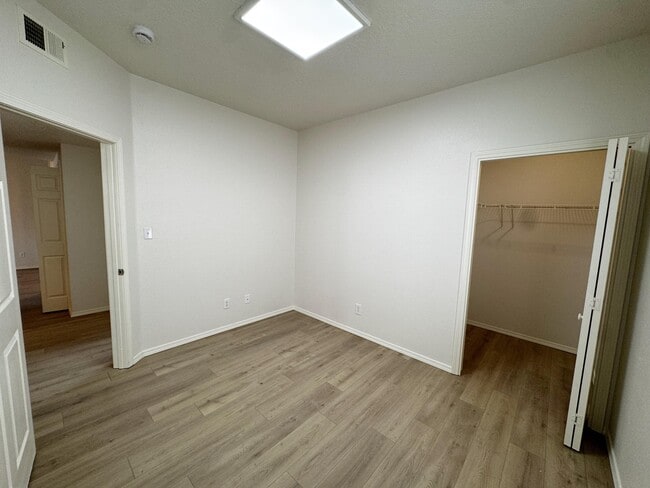 Building Photo - 1105 Meadowlark Way SE