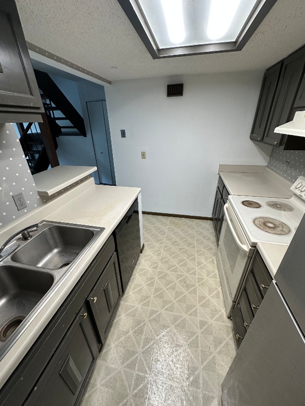 Building Photo - 9004 David Cir