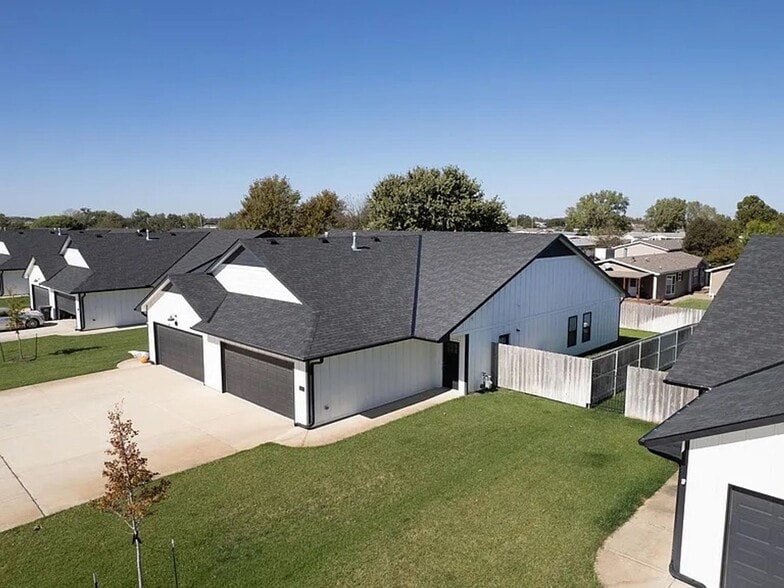 Building Photo - 3518 W 45th St S