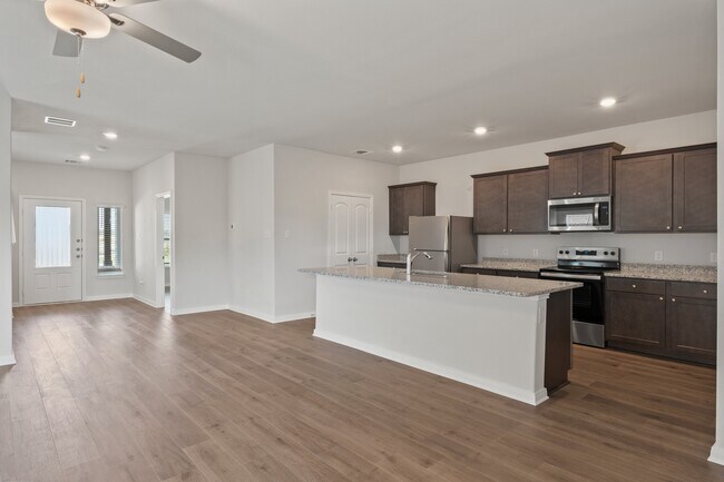 Building Photo - 1020 Camelia Grv Ct