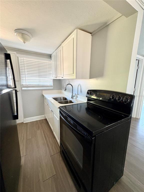 Building Photo - 4611 N Hubert Ave