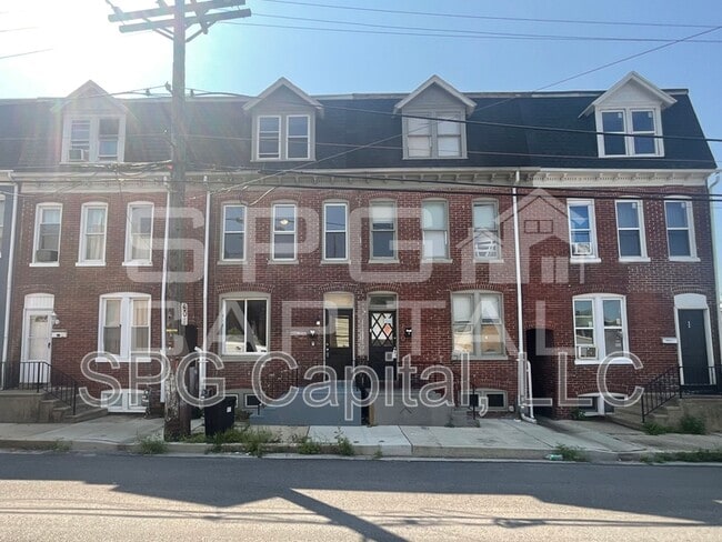 Primary Photo - 728 W Mason Ave