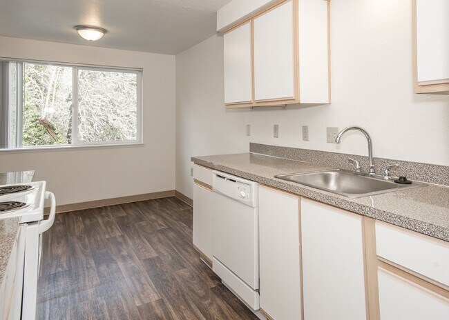 Interior Photo - River Crest