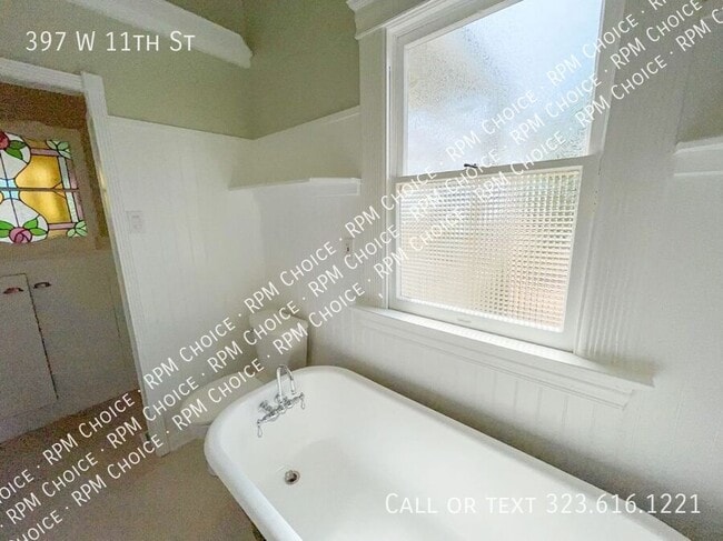 Building Photo - 397 W 11th St