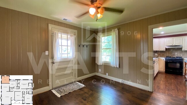 Building Photo - Beautiful Cottage Home located in Homewood