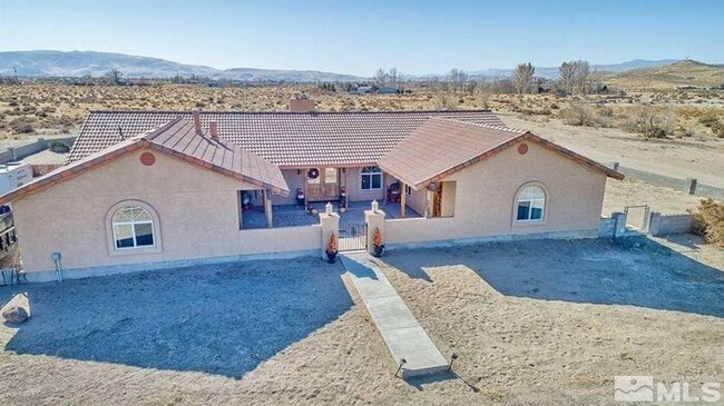 Building Photo - Spacious Lake-Adjacent Estate on 4.6 Acres in Silver Springs, NV