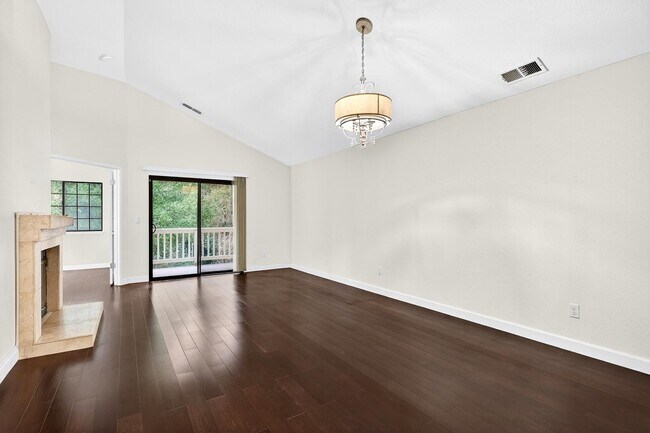 Building Photo - 1202 Devonwood