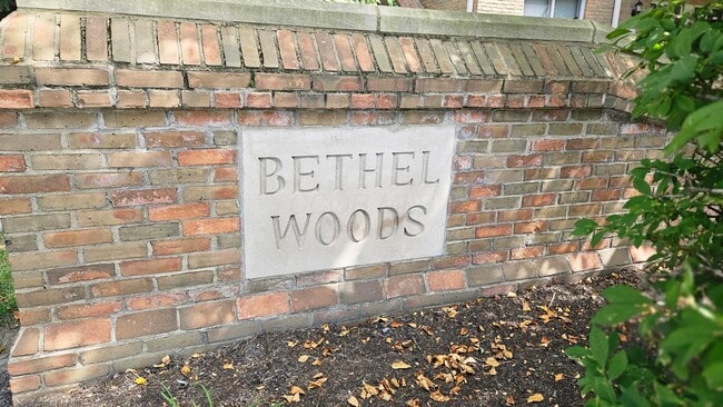 Building Photo - 5305 Berrywood Dr