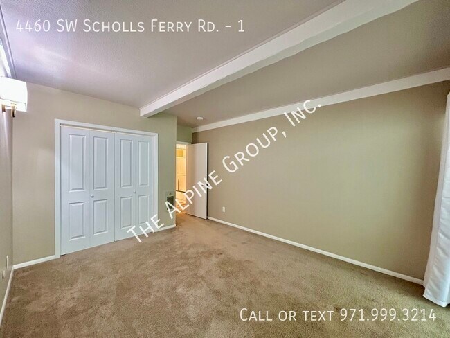 Building Photo - 4460 SW Scholls Ferry Rd