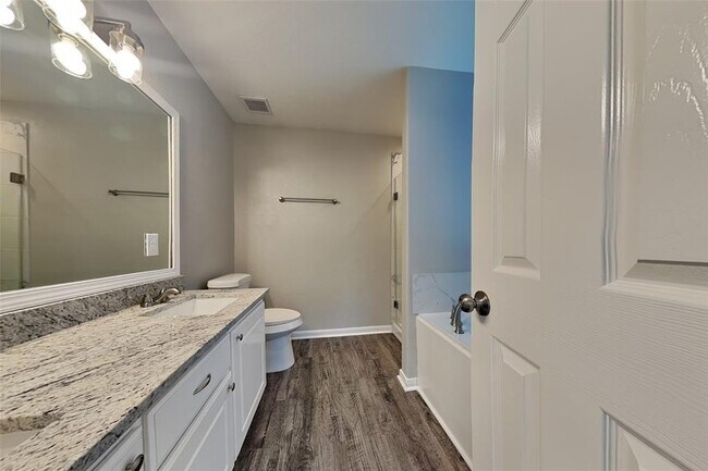Building Photo - 17727 Barton Point Ln