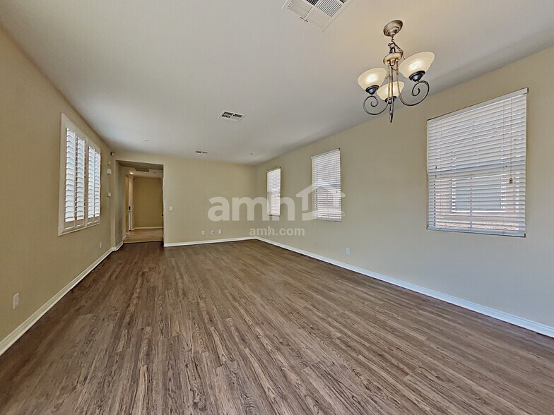 Building Photo - 174 Cloud Cover Ave