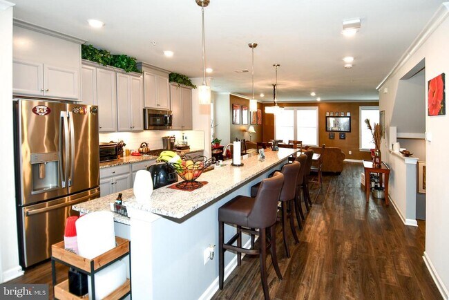 Building Photo - 20739 Heron Landing Dr