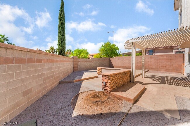 Building Photo - 10401 Horseback Ridge Ave