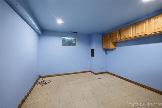 Building Photo - 13 Saddlewood Ct