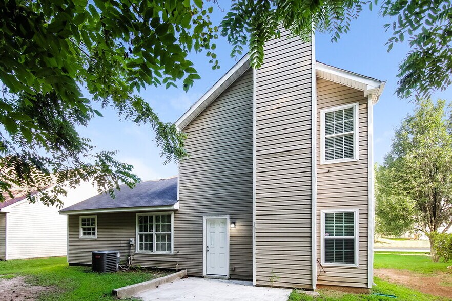 Building Photo - 6090 Crooked Creek Dr.