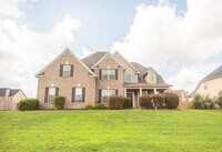Building Photo - Beautiful home available today!