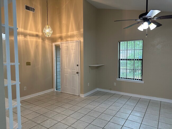 Building Photo - 2400 Talco Hills Dr