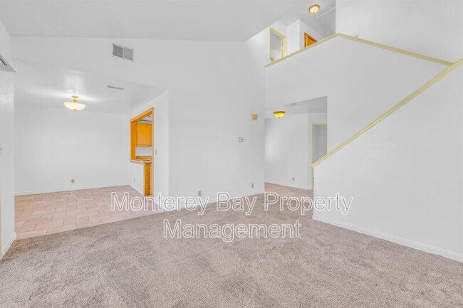 Building Photo - 143 Seal Ct