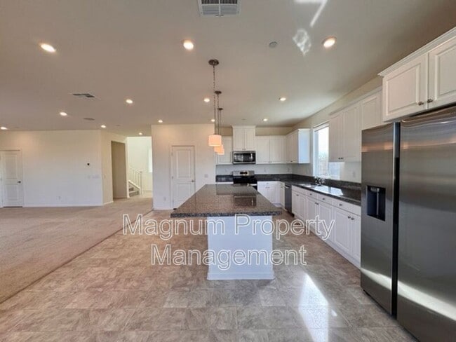 Building Photo - 31310 Reserve Dr