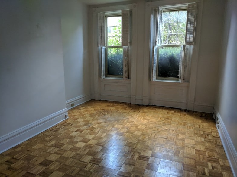 Building Photo - 5431 Howe St