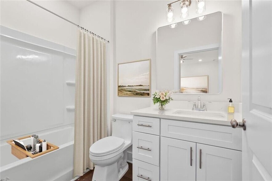 Building Photo - 195 W Lake Ave NW