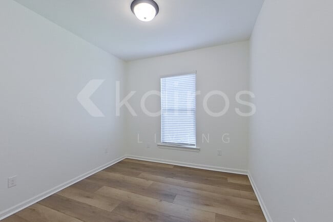 Building Photo - 108 Hendrix Rd