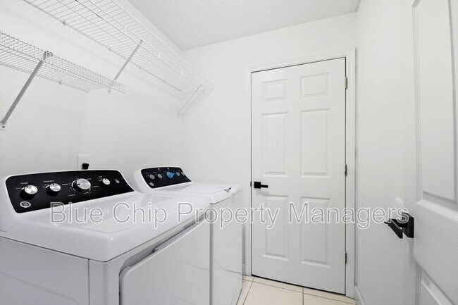 Building Photo - 12630 Lakebrook Dr