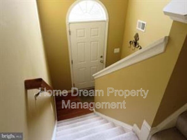 Building Photo - 1308 Saunders Dr