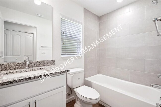 Building Photo - 174 Underwood Trl