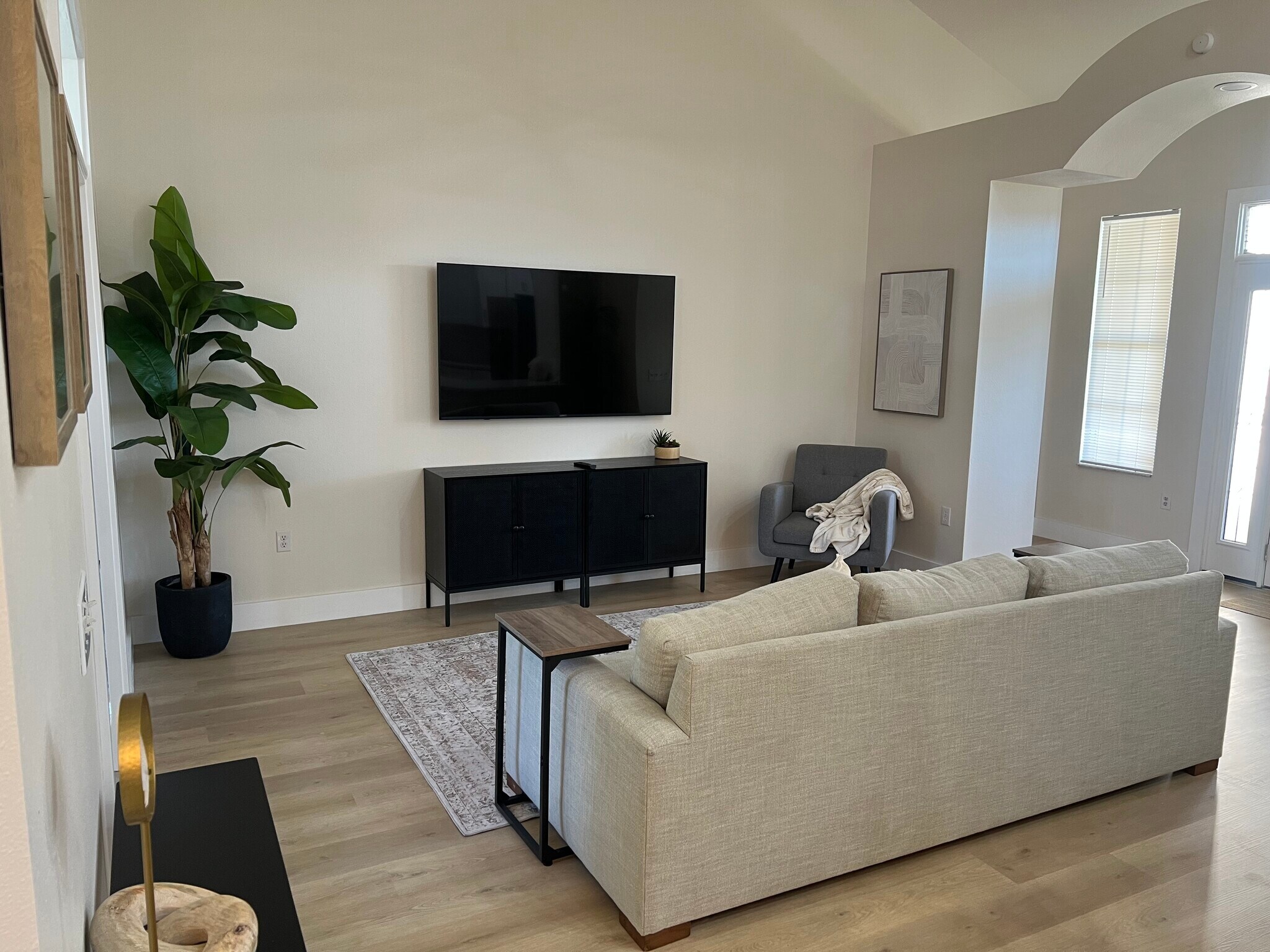 Building Photo - 37015 Waldo Dr