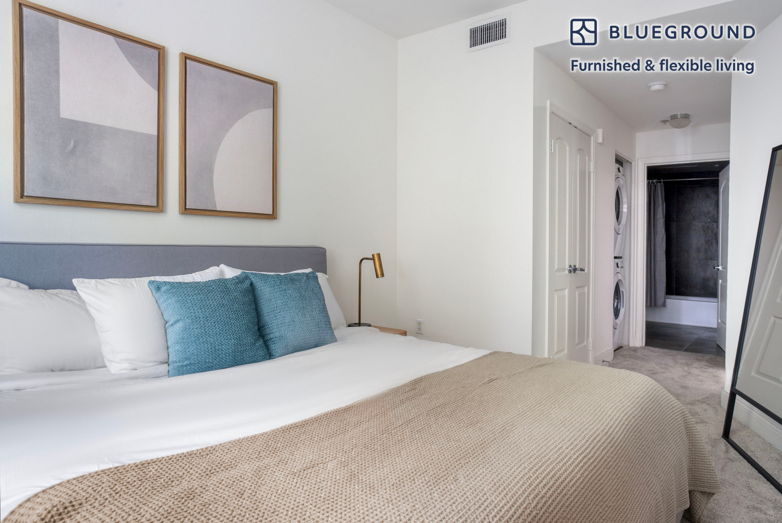 Building Photo - 5710 Crescent Prk E