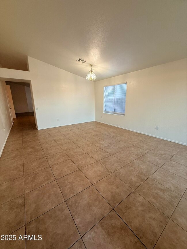 Building Photo - 1313 W Kesler Ln