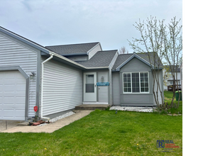 Building Photo - Three Bed, Two Bath Furnished Home Availab...