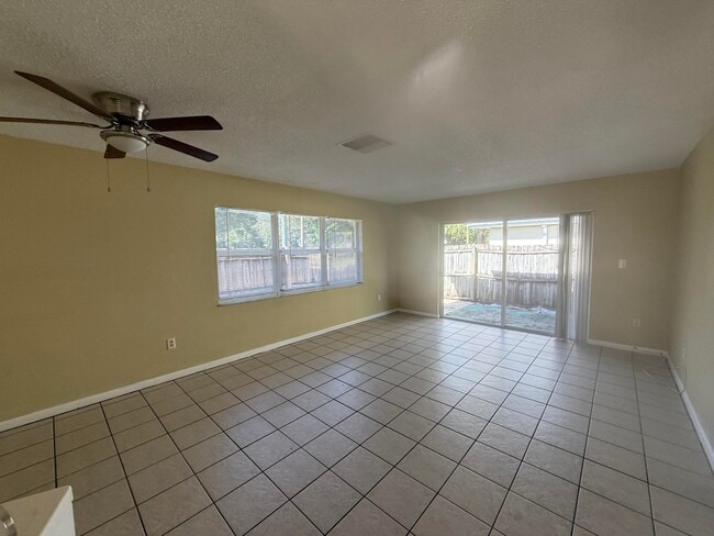 Building Photo - 1516-1543 43rd Ave