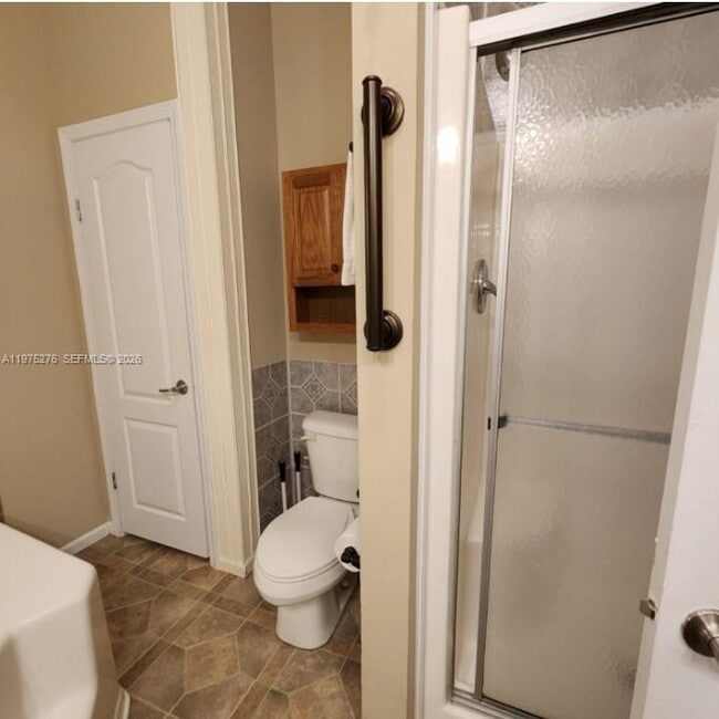 Building Photo - 320 Moss Hill Rd