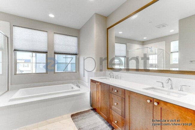 Building Photo - 635 Merit Dr