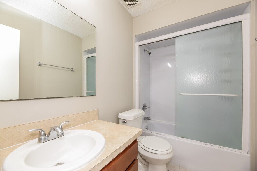 Building Photo - 11093 Losco Jct Dr